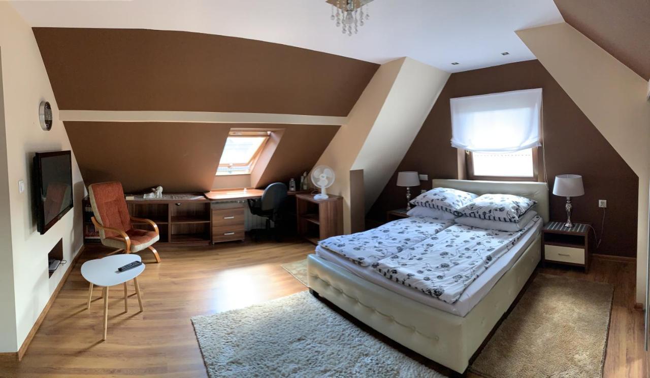 Apartament Podczerwone Чарни-Дунаєц Екстер'єр фото